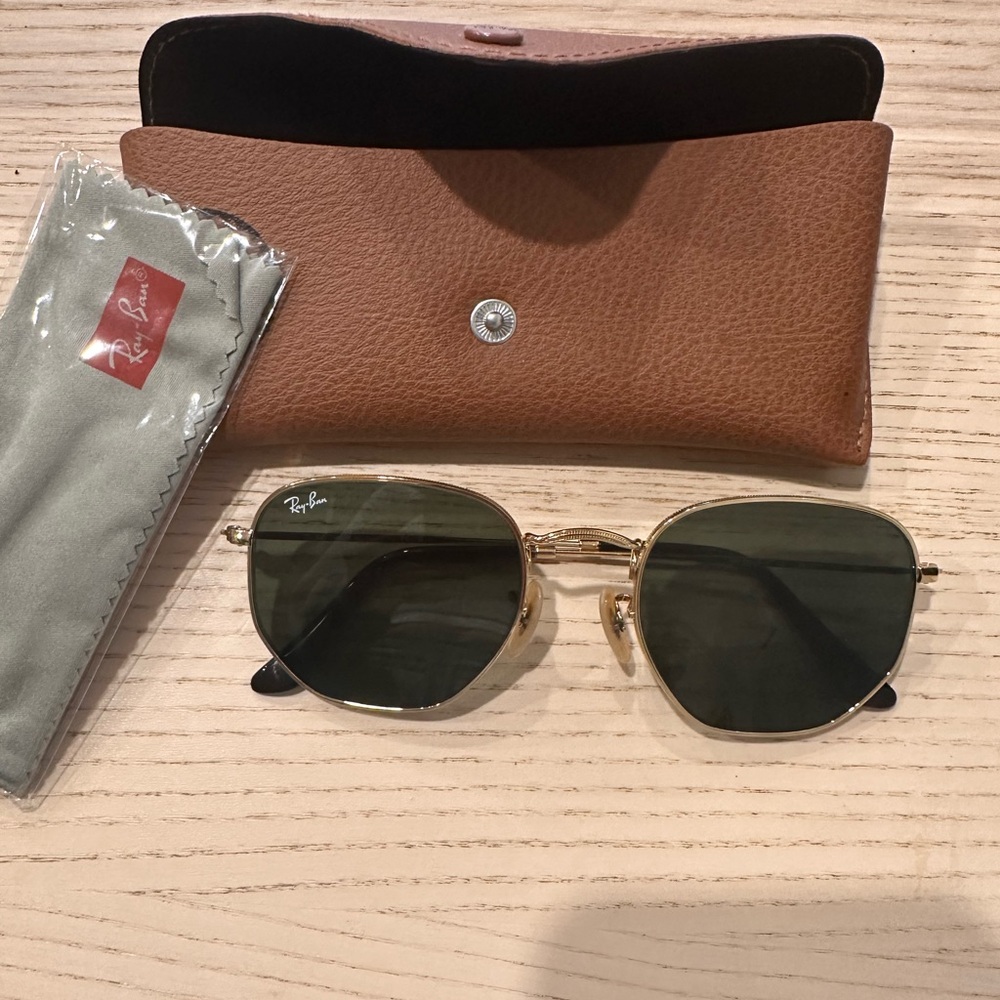 Ray-Ban Classic Gold Frame Sunglasses with Green Lenses